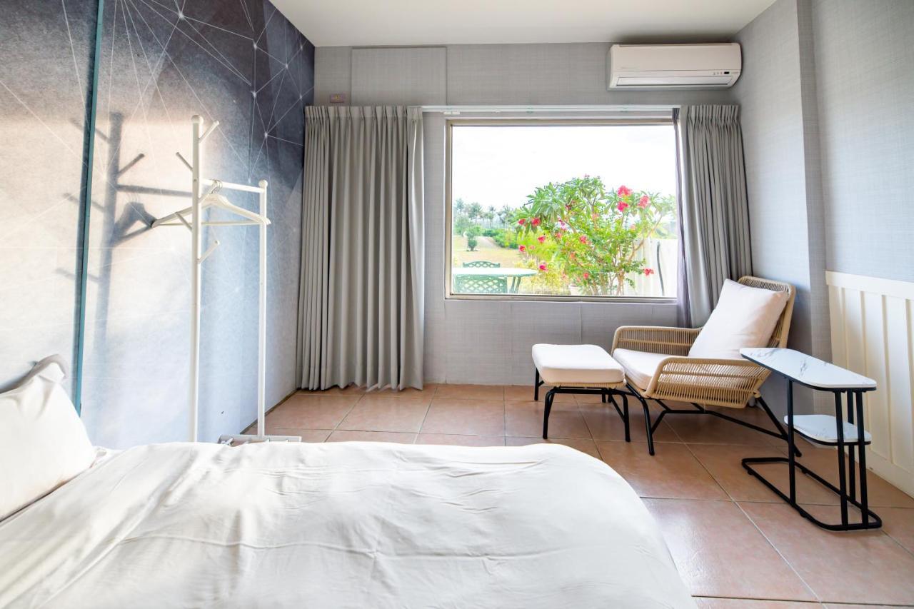 墾丁戀戀星辰湖畔莊園 星辰館 Hotel Longshui Bagian luar foto